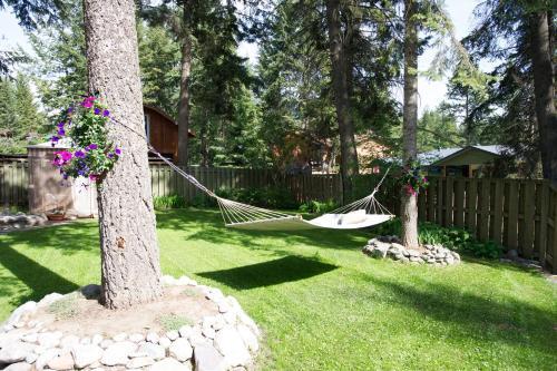 Auberge Kicking Horse Guest House Golden Exterior photo