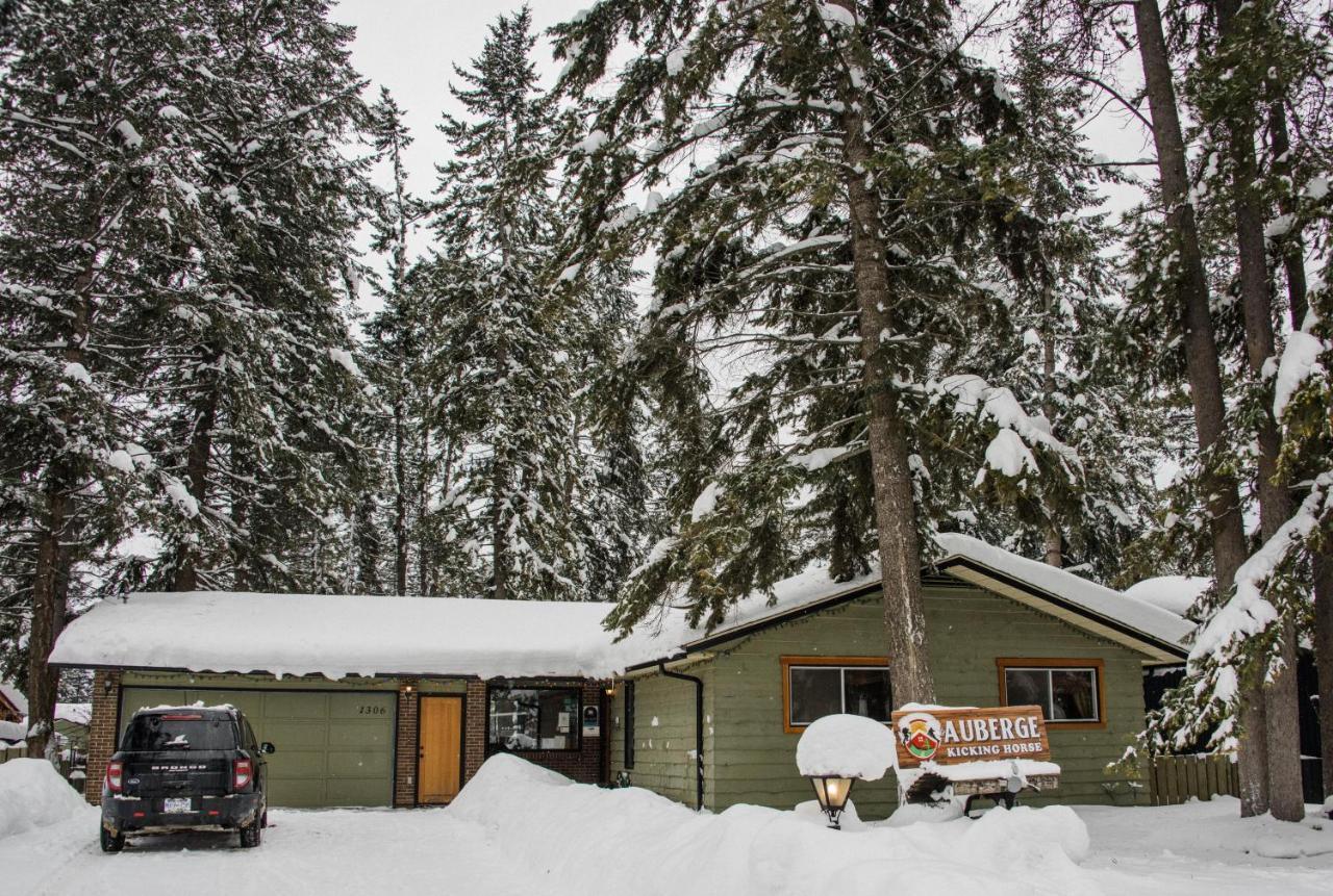 Auberge Kicking Horse Guest House Golden Exterior photo