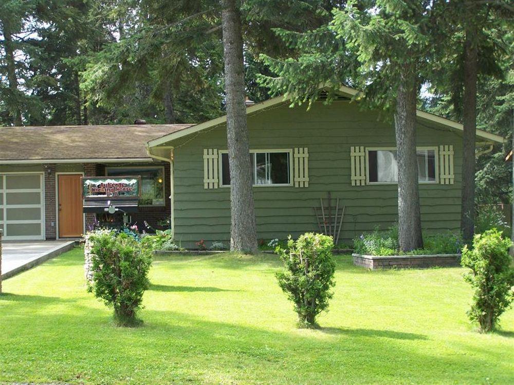 Auberge Kicking Horse Guest House Golden Exterior photo